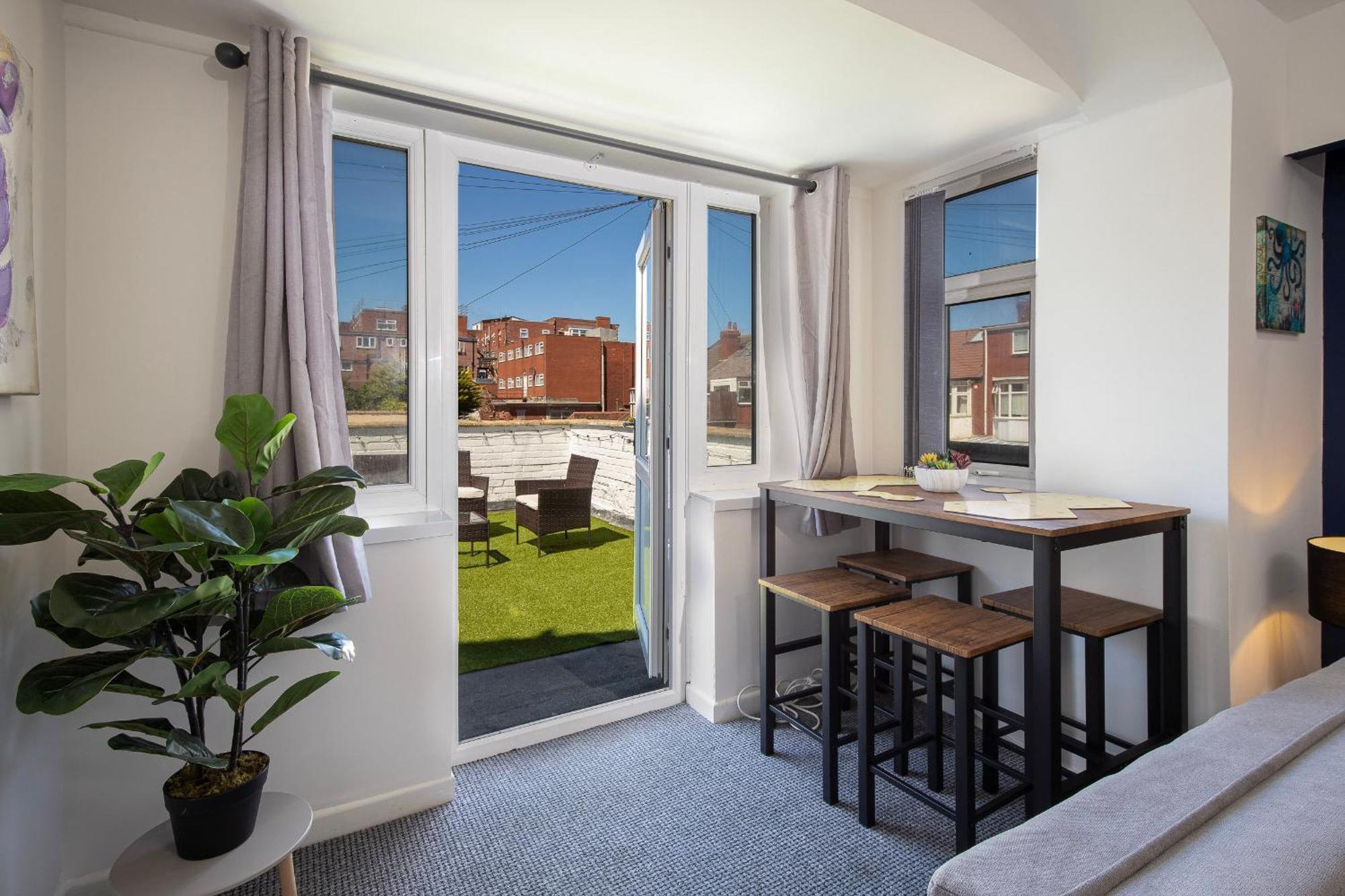 02 Holmfield Apartment แบล็คพูล ภายนอก รูปภาพ